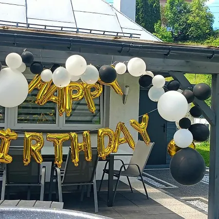 Baliowy Zar Nad Jeziorem W Miedzybrodziu Miedzybrodzie Zywieckie