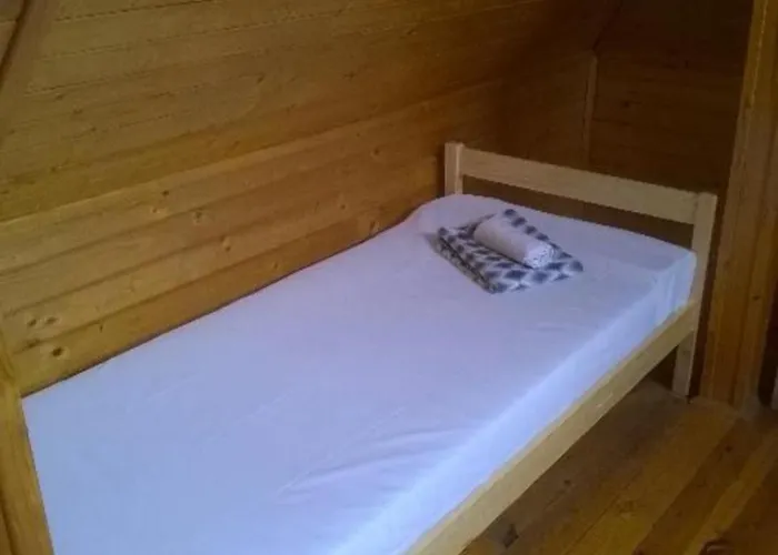 Baliowy Zar Nad Jeziorem W Miedzybrodziu Miedzybrodzie Zywieckie