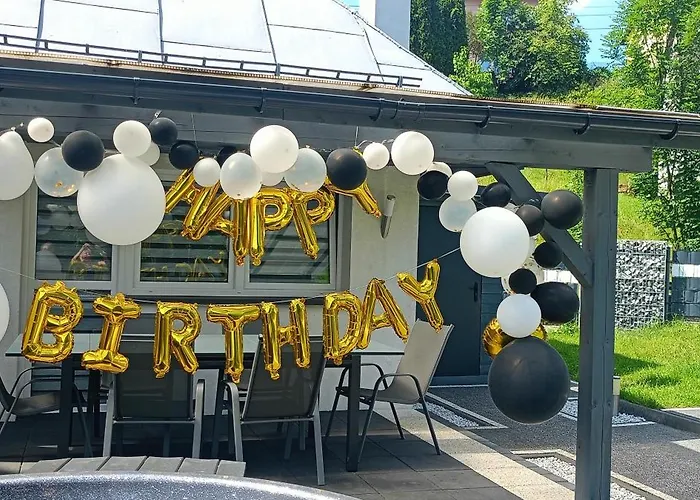 Baliowy Zar Nad Jeziorem W Miedzybrodziu Miedzybrodzie Zywieckie